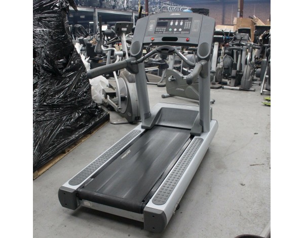 life-fitness-95-ti-tapis-de-course-materiel-professionnel-doccasion-