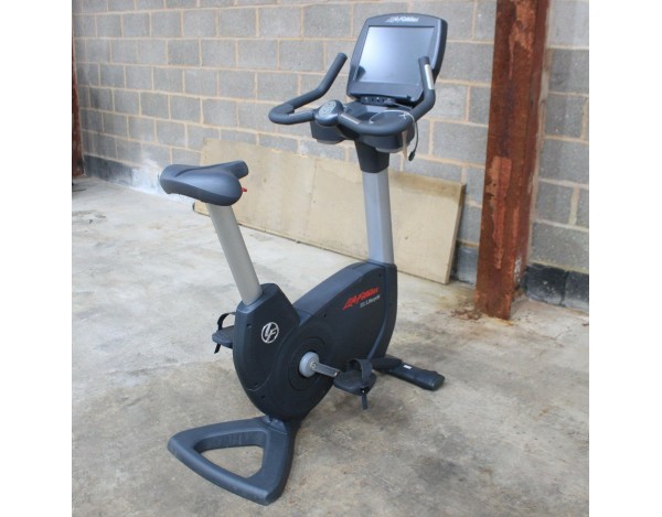 life-fitness-95c-elevation-engage-velo-droit-materiel-professionnel-occasion