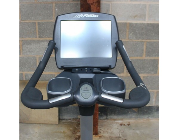 life-fitness-95c-elevation-engage-velo-droit-materiel-professionnel-occasion