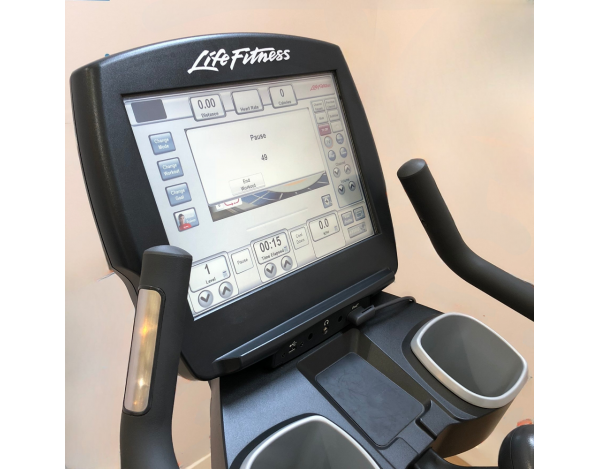 life-fitness-95c-elevation-engage-velo-droit-materiel-professionnel-occasion
