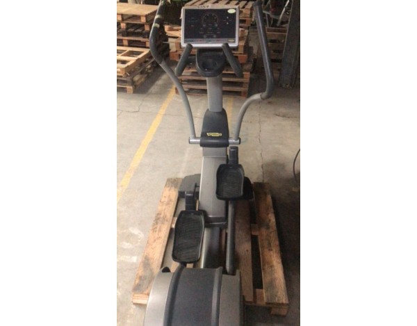 technogym-synchro-excite-500-led-velo-elliptique-occasion